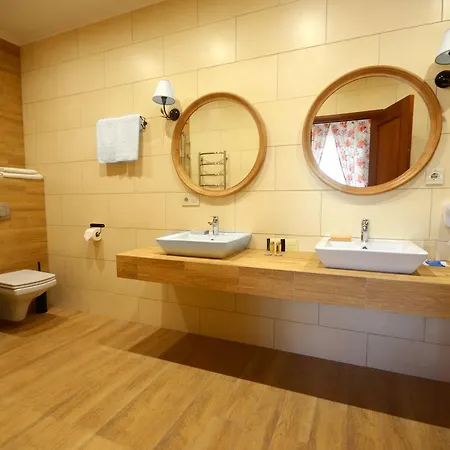 Premier Hotel بوتشايف المظهر الخارجي الصورة